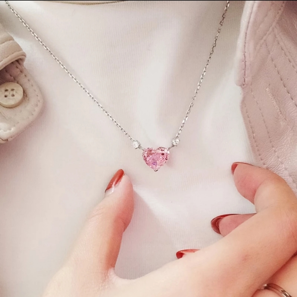 New, Heart Charm Necklace - Picture 3 of 4